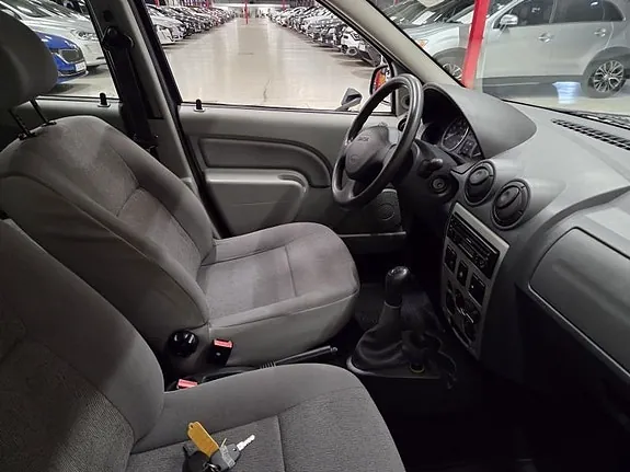 Dacia Logan 2011 photo 4