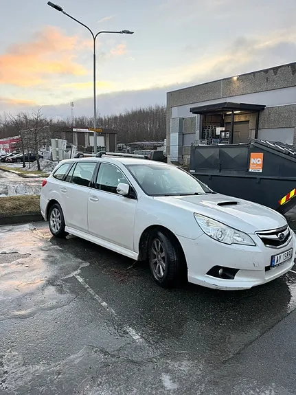 Subaru Legacy 2011 photo 3
