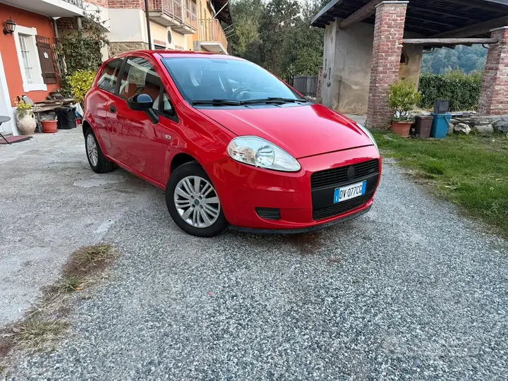 Fiat Grande Punto 2010 photo 5