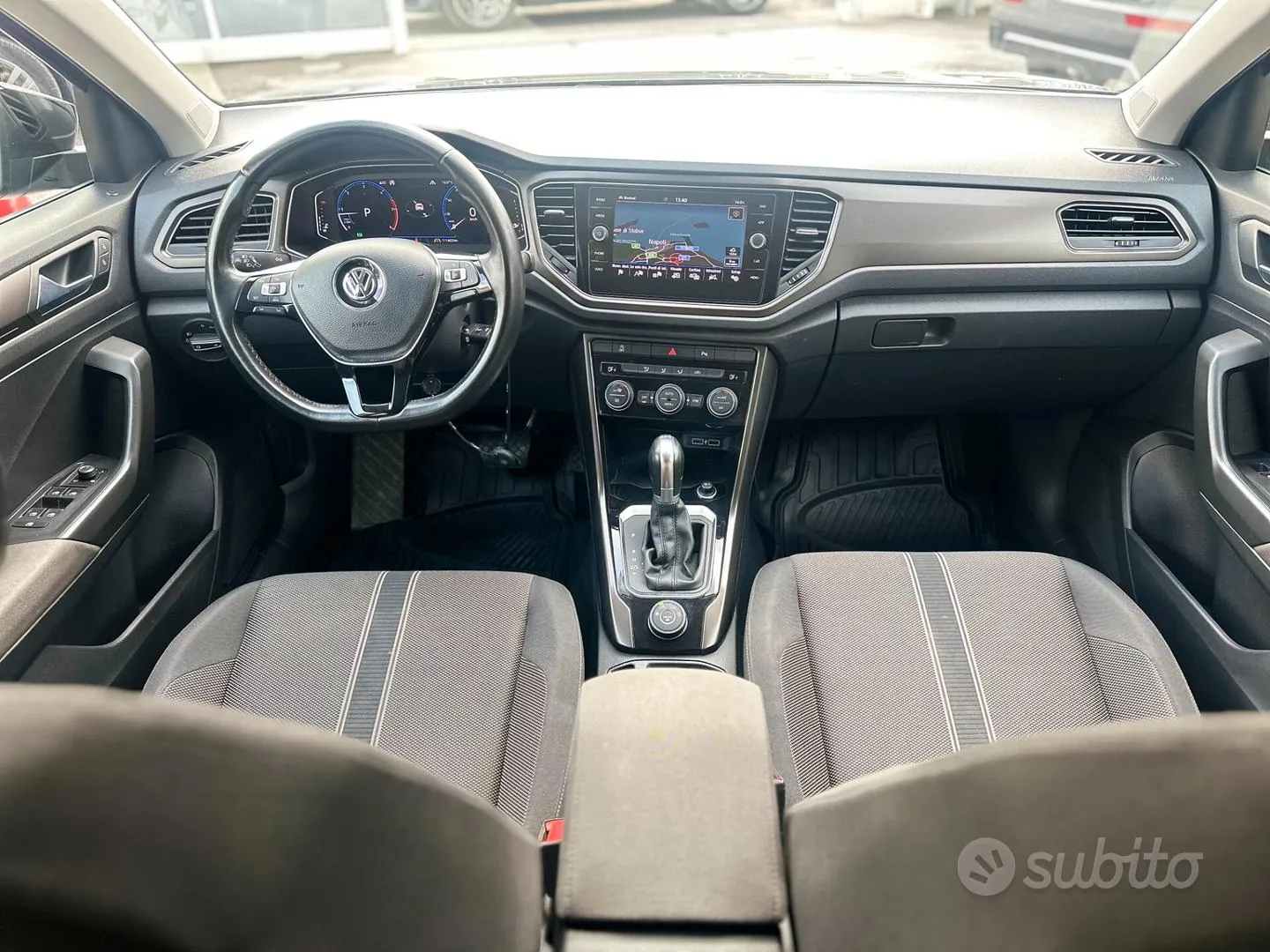 Volkswagen T-Roc 2018 photo 2