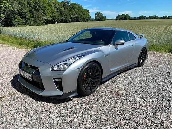 Nissan Gt-R 2017 photo 2