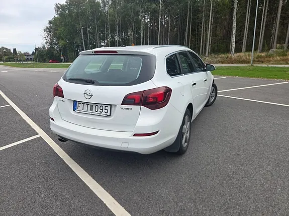 Opel Astra 2011 photo 5