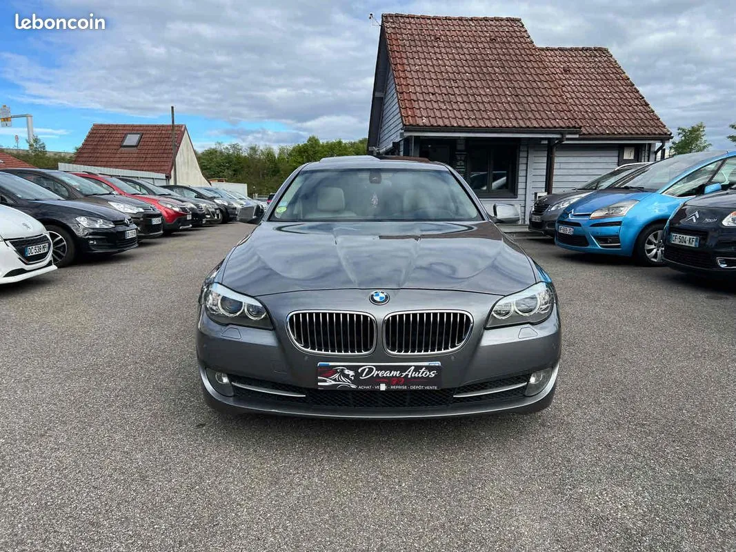BMW 5 Series 2010 photo 2