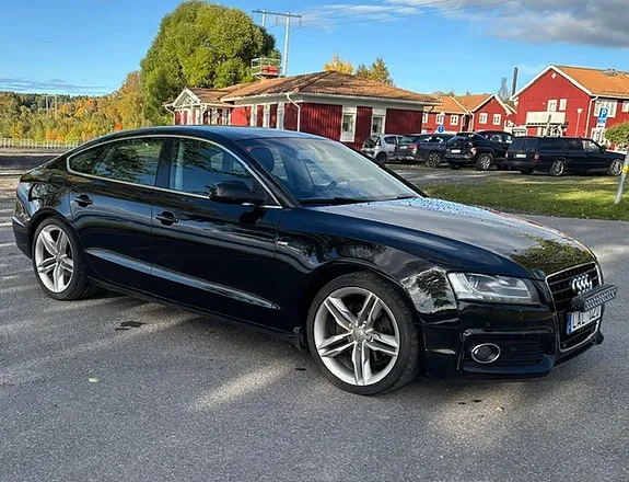 Audi A5 2011 photo 2