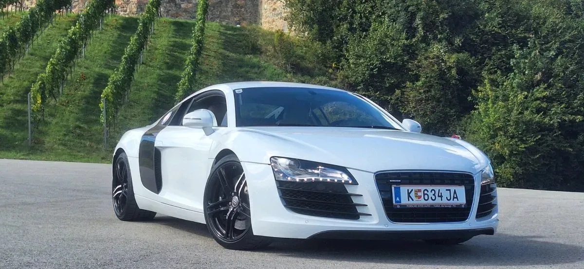 Audi R8 2008 photo 2