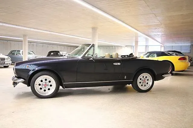 Fiat Spider 124 Cs0 - Pininfarina 1980 photo 2