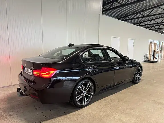 BMW 330I 2016 photo 3