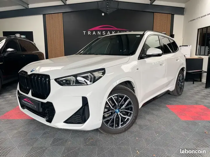 BMW Ix1