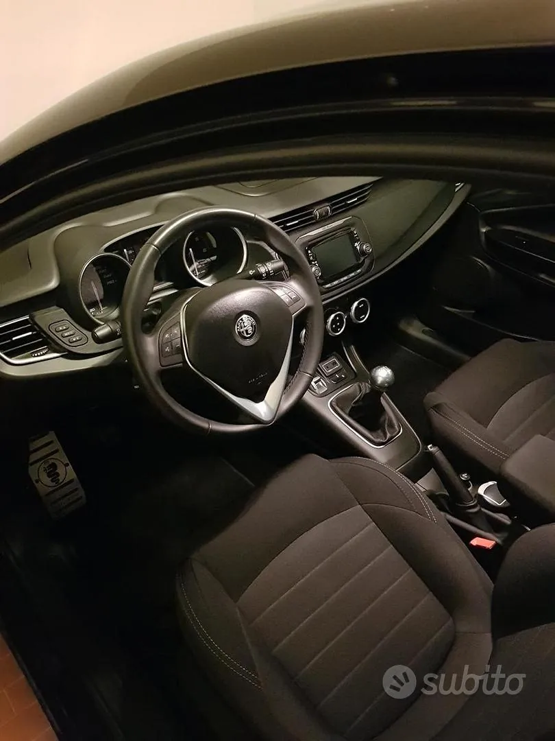 Alfa Romeo Giulietta 2017 photo 4