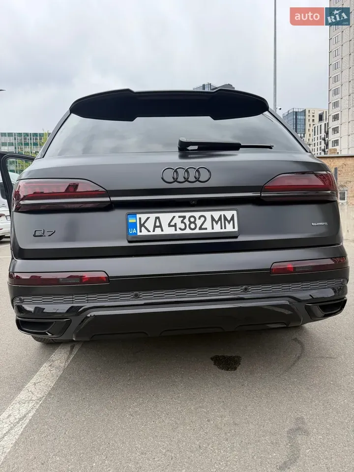 Audi Q7 2020 photo 2