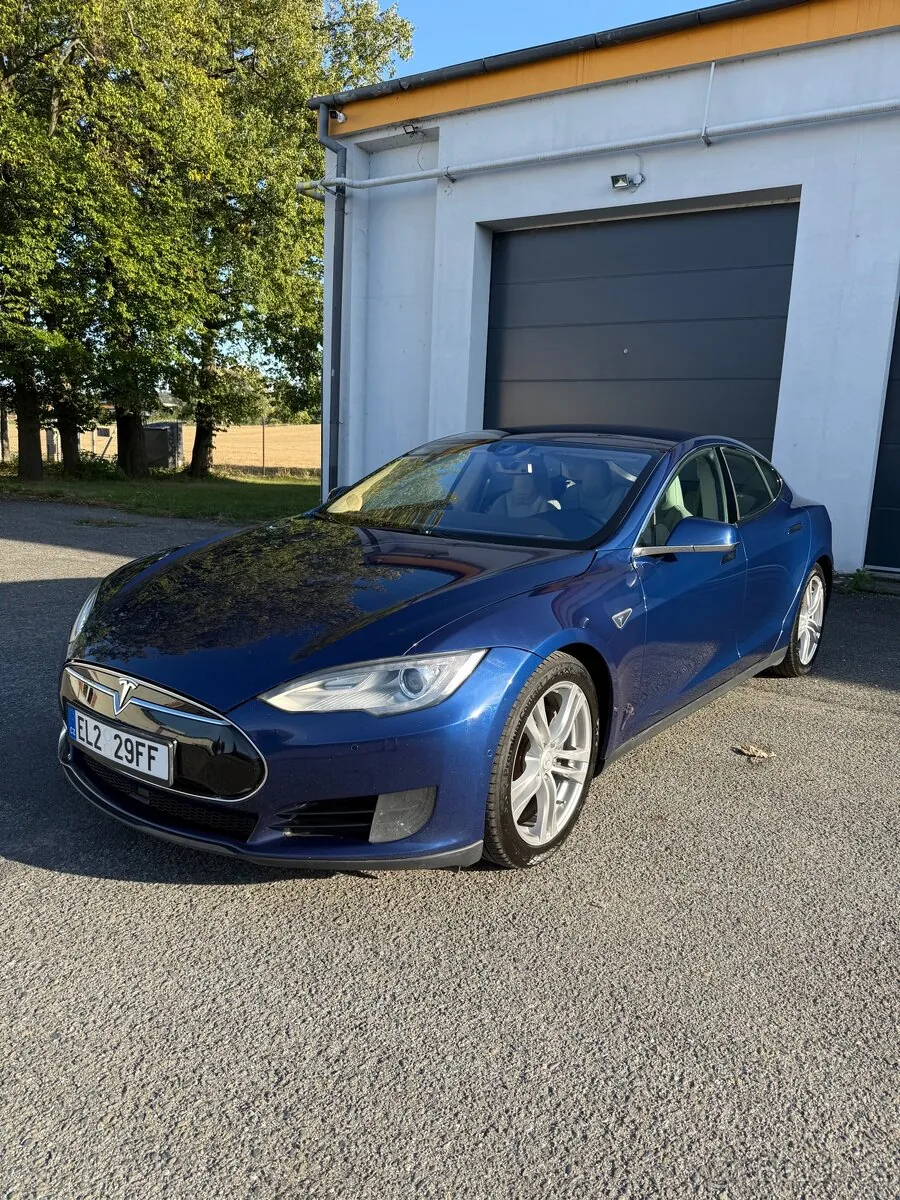 Tesla Model S