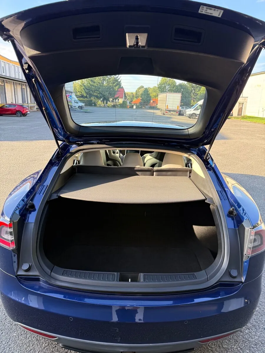 Tesla Model S 2015 photo 5