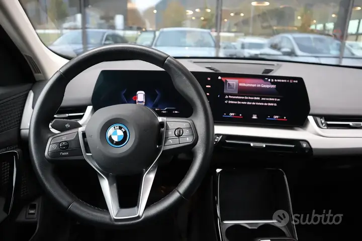 BMW Ix1 2023 photo 3