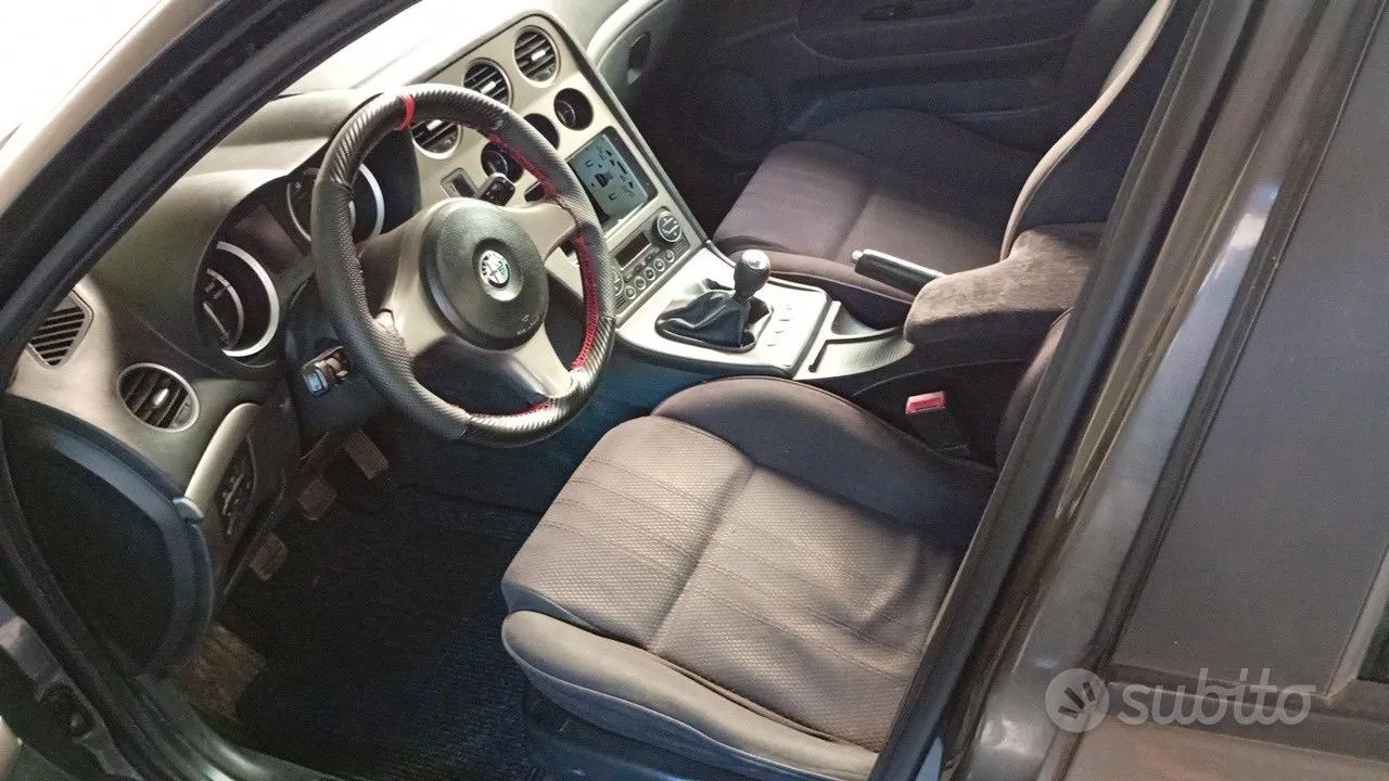 Alfa Romeo 159 2008 photo 5
