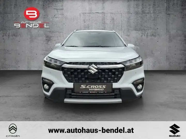 Suzuki S-Cross photo 2