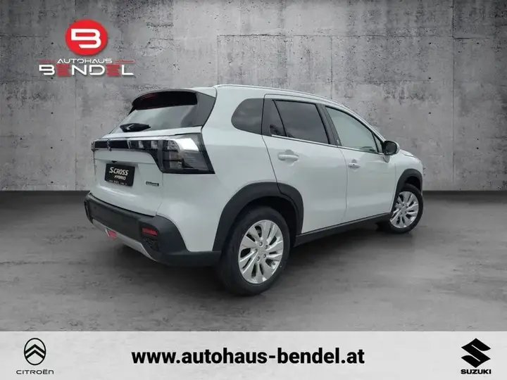 Suzuki S-Cross photo 3