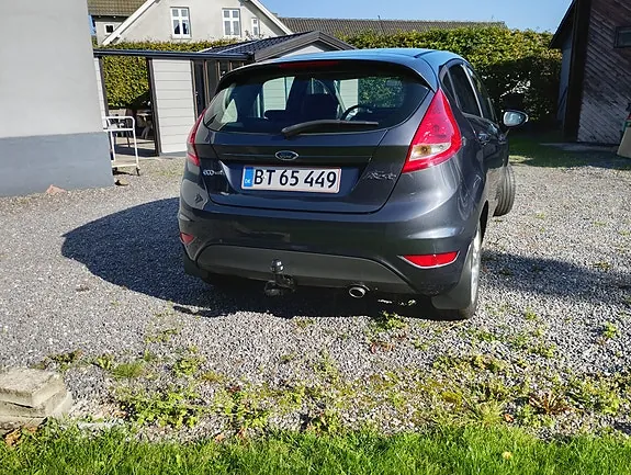 Ford Fiesta 2010 photo 4