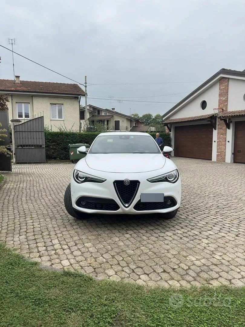 Alfa Romeo Stelvio 2017 photo 5