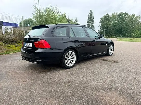 BMW 320D 2012 photo 2