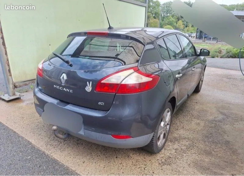 Renault Megane 2011 photo 2