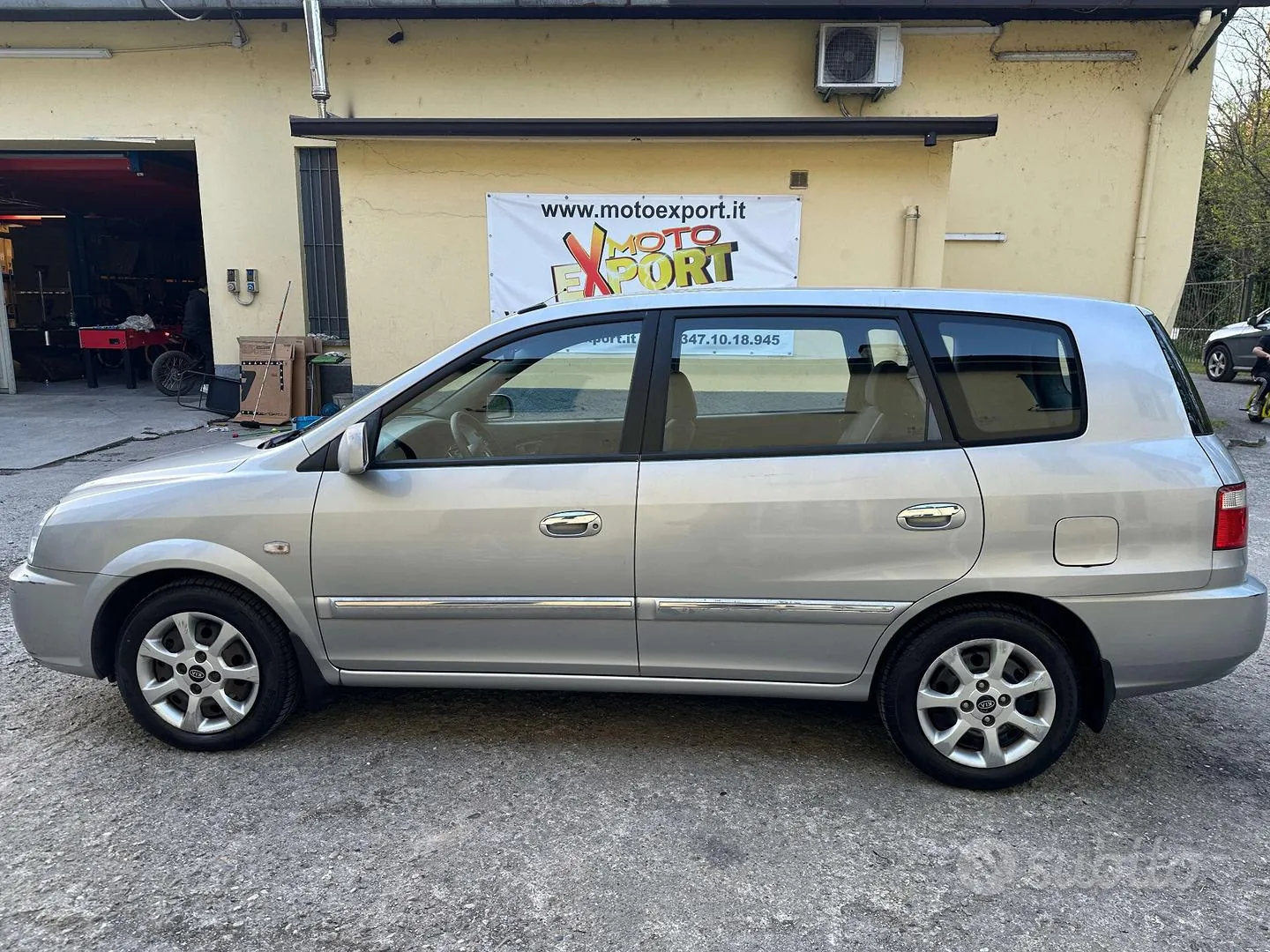 Kia Carens 2004 photo 2