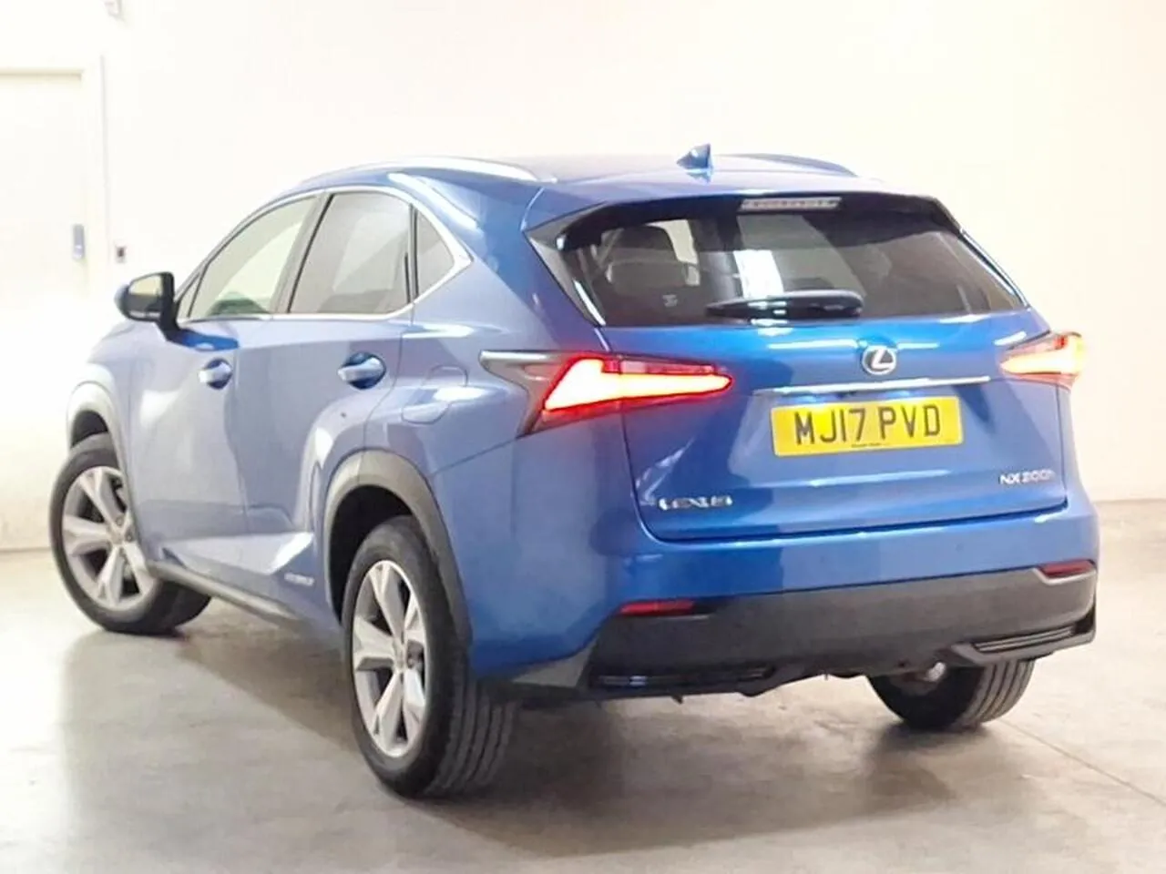 Lexus Nx 2017 photo 2