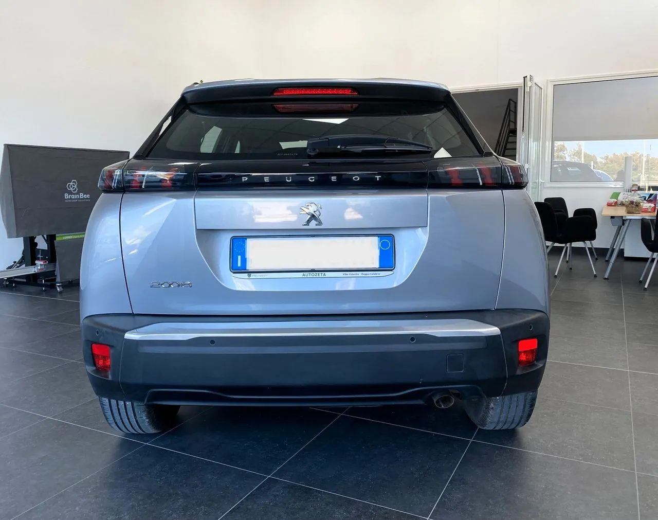 Peugeot 2008 2023 photo 2