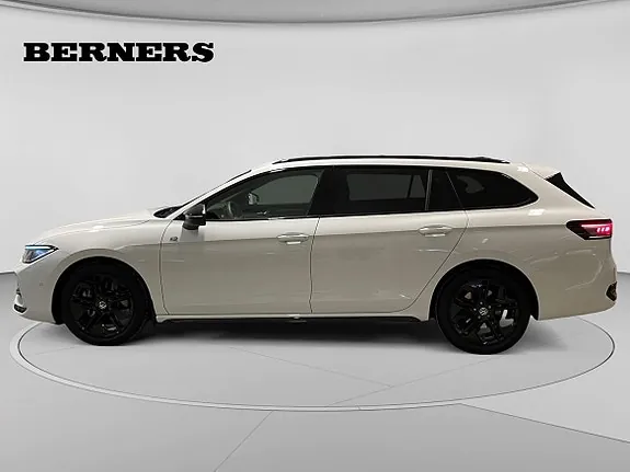 Volkswagen Passat 2026 photo 2