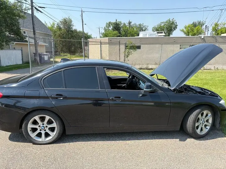 BMW 328Xi 2013 photo 2
