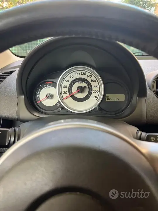Mazda 2 2009 photo 4