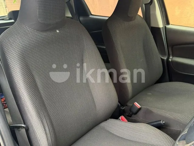 Toyota Vitz 2015 photo 3