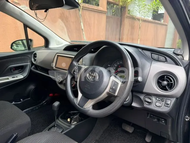 Toyota Vitz 2015 photo 4