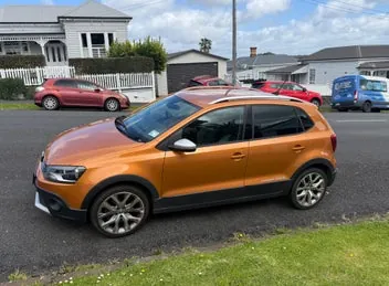 Volkswagen Cross Polo 2017 photo 2