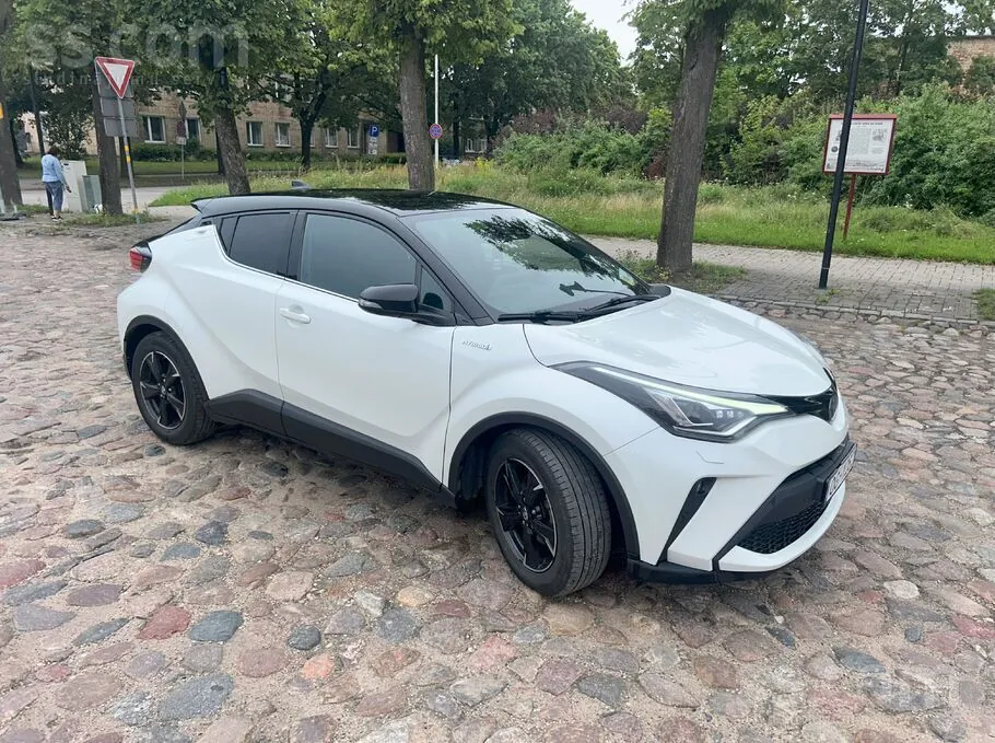 Toyota C-Hr 2021 photo 2