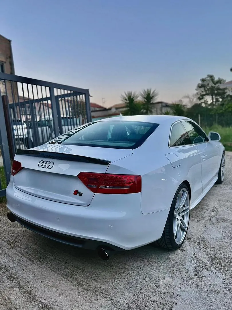 Audi A5 2009 photo 2