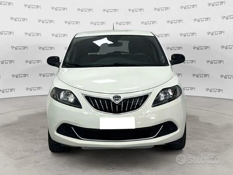 Lancia Ypsilon 2022 photo 2