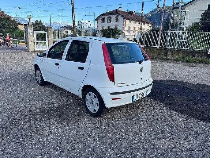 Fiat Punto 2004 photo 4