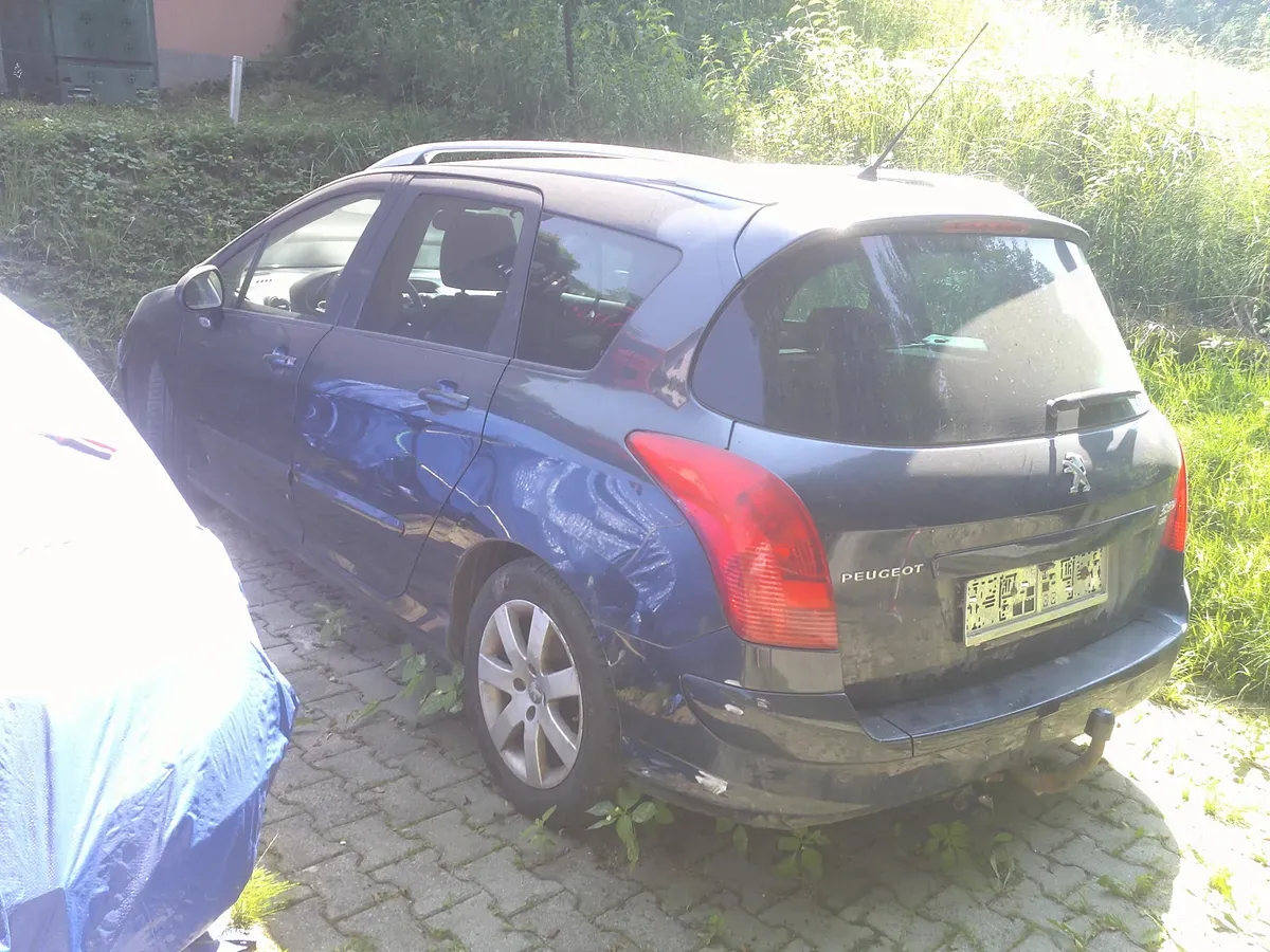 Peugeot 308 2011 photo 2