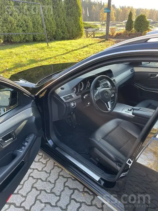 Mercedes-Benz E220 2016 photo 4