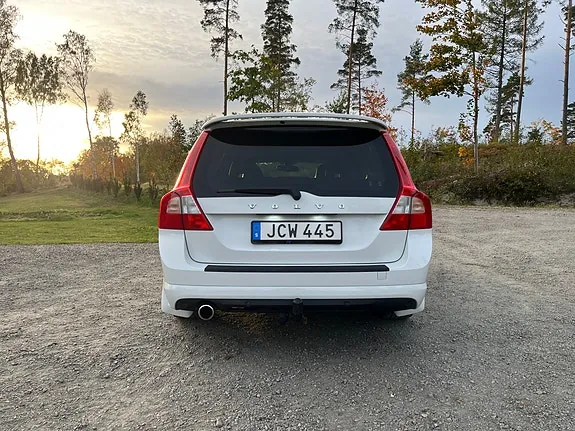 Volvo V70 2010 photo 5