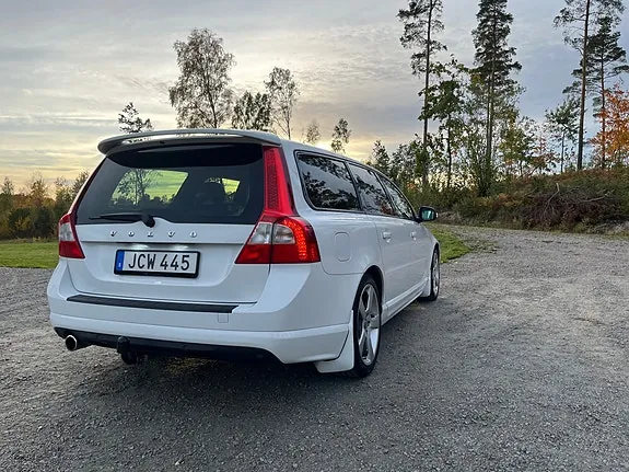 Volvo V70 2010 photo 3