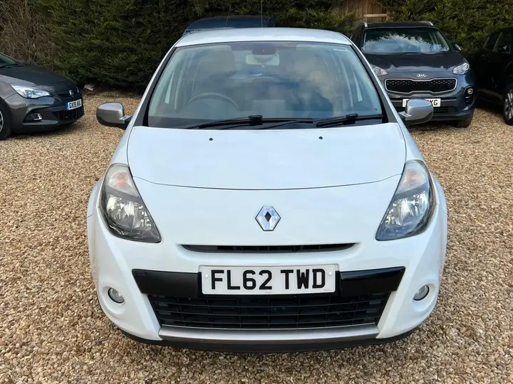 Renault Clio 2012 photo 2