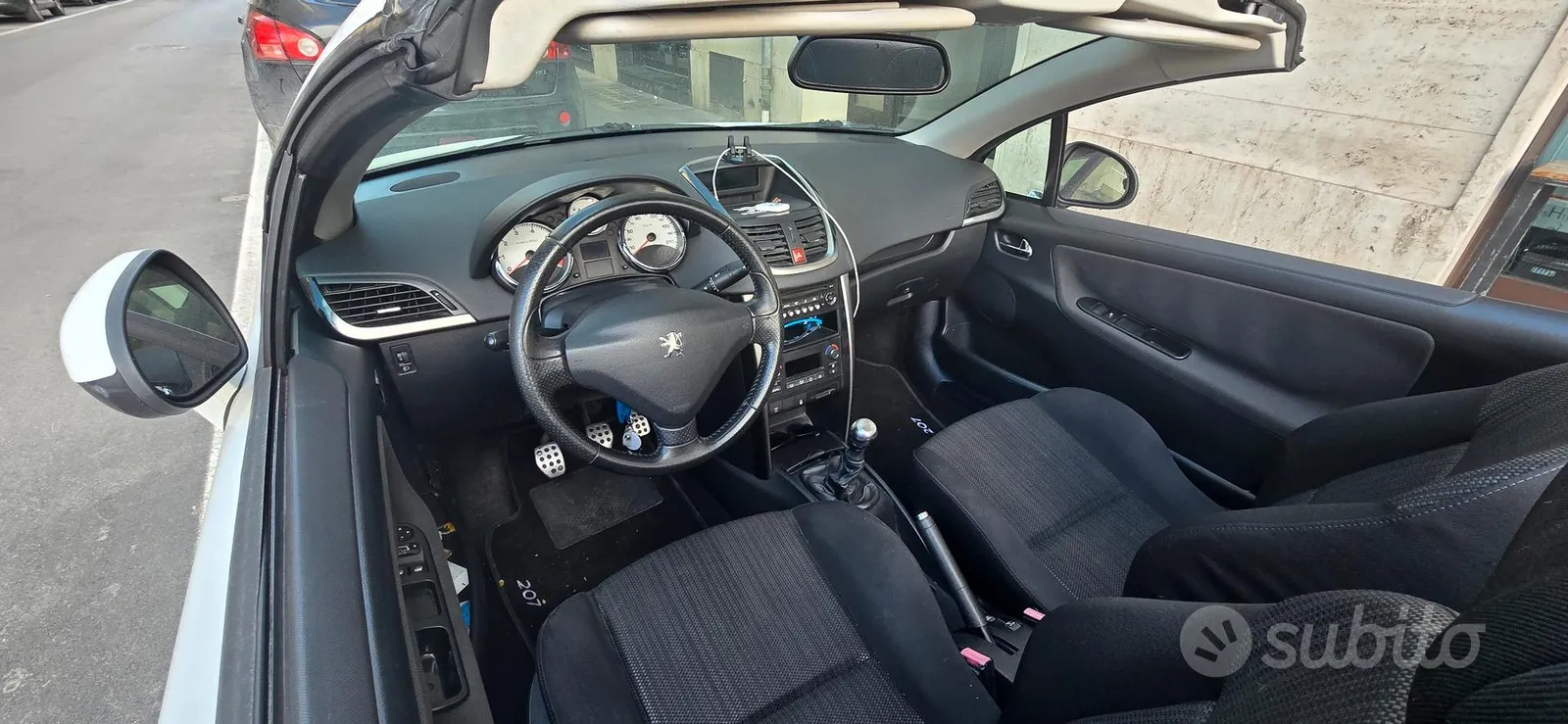 Peugeot 207 2010 photo 2