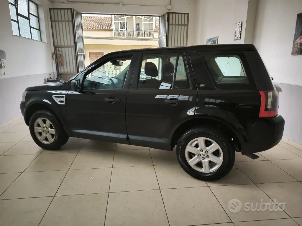 Land Rover Freelander 2 2009 photo 3
