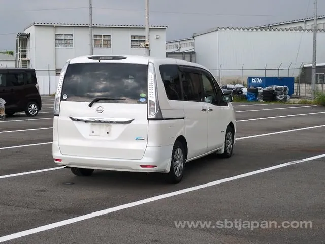 Nissan Serena 20X V Selection + Safety S Hybrid 2015 photo 4