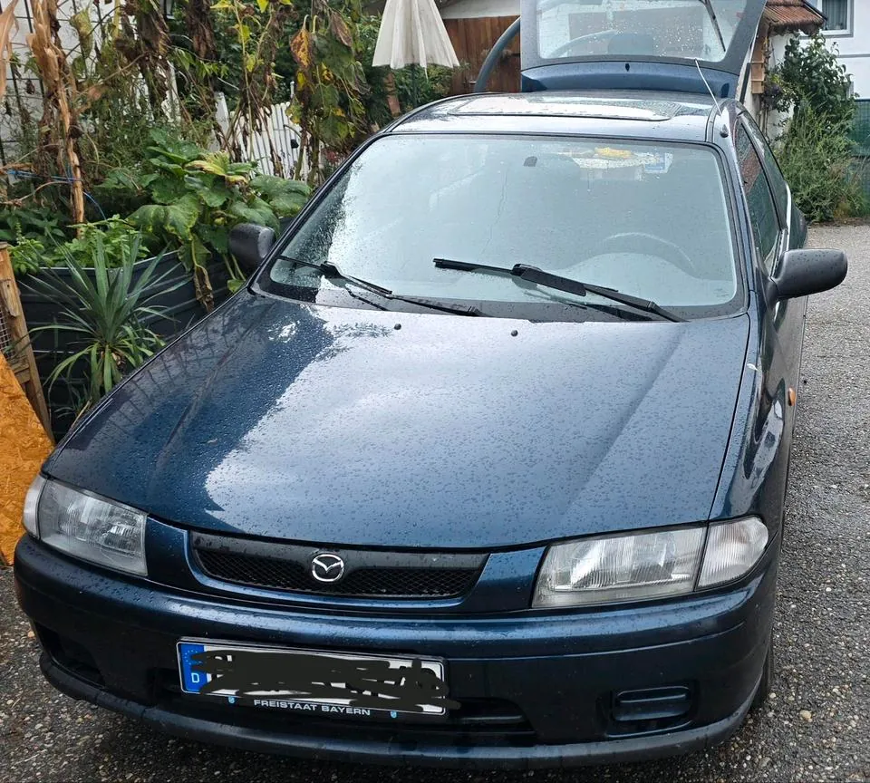 Mazda 323F