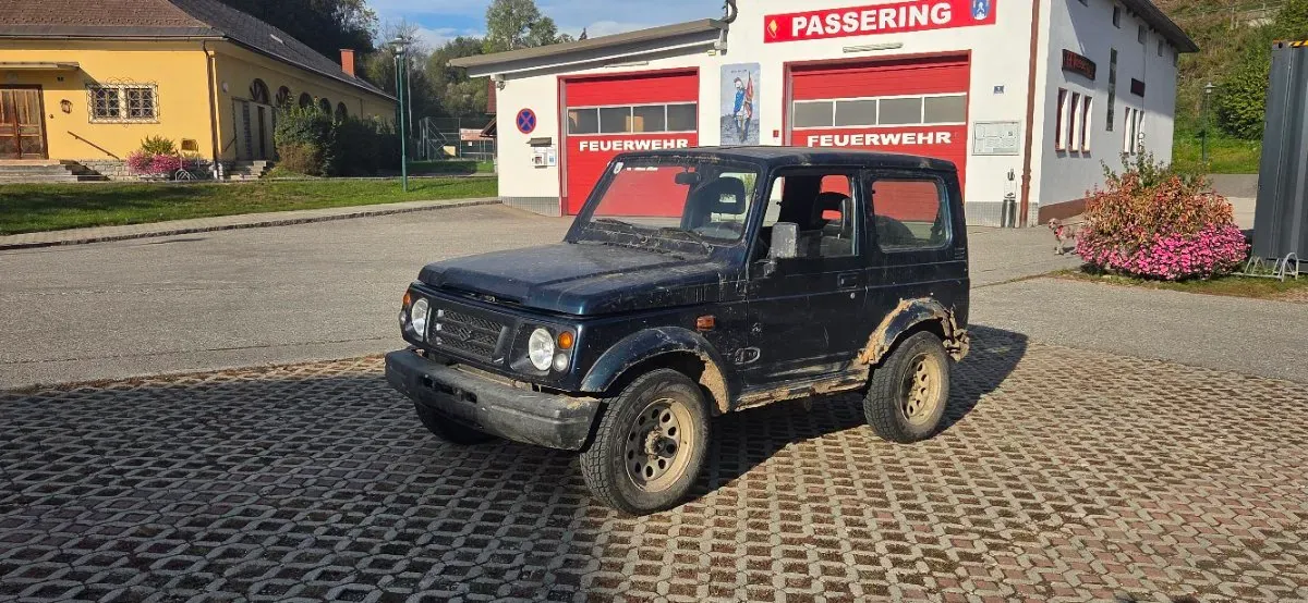 Suzuki Samurai 1996 photo 2
