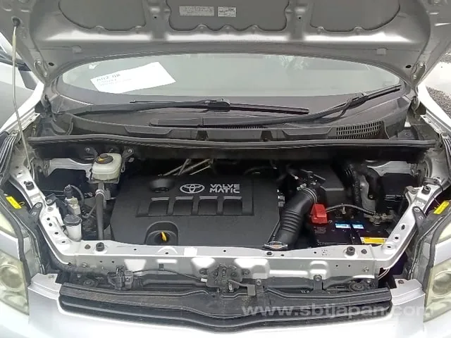 Toyota Voxy 2009 photo 2