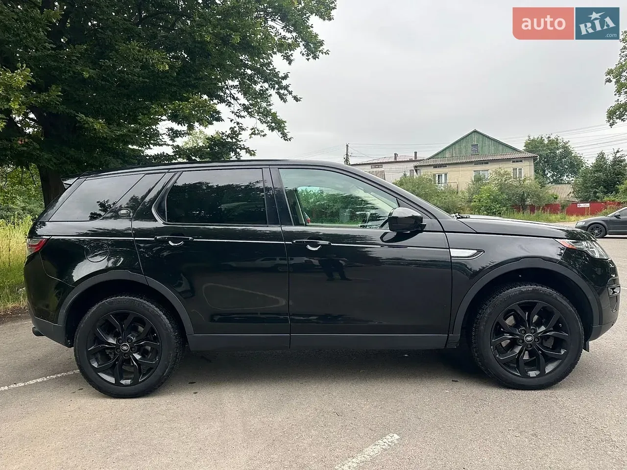 Land Rover Discovery Sport 2017 photo 2