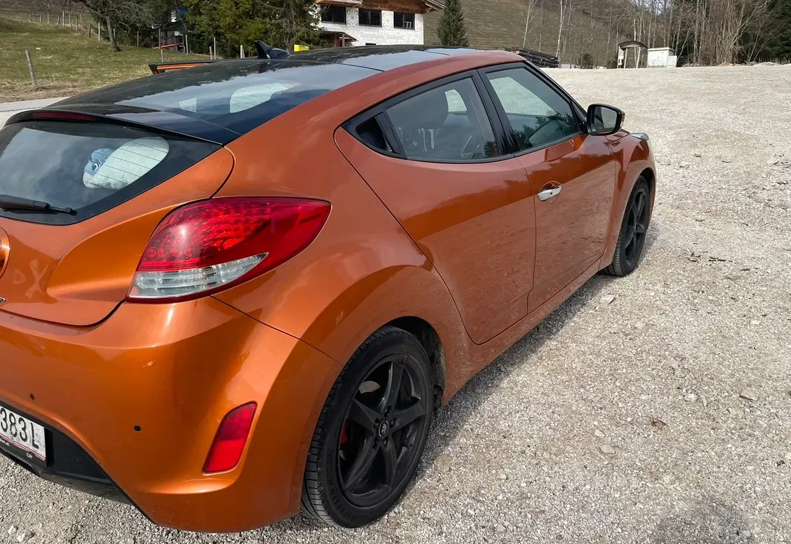Hyundai Veloster